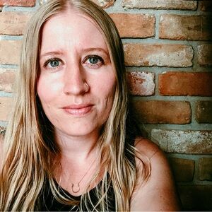 Meet your Posher, Brooke